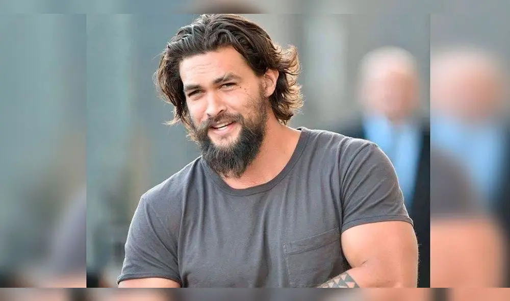 Jason Momoa incomoda a hija en premier de Aquaman con extraños tocamientos