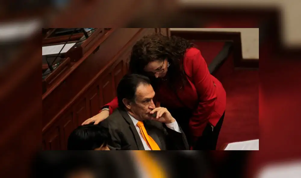 Becerril reconoce que “no fue conveniente” almuerzo entre Bartra y Zavala