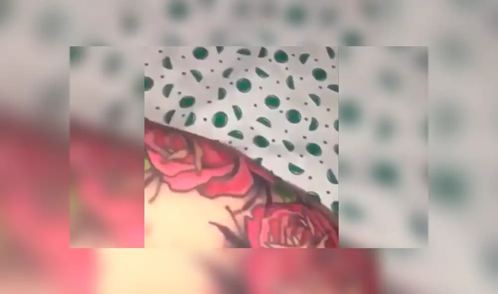 Joven pidió la opinión de su mamá sobre su nuevo tatuaje, sin imaginar que su épica respuesta se haría viral en Facebook
