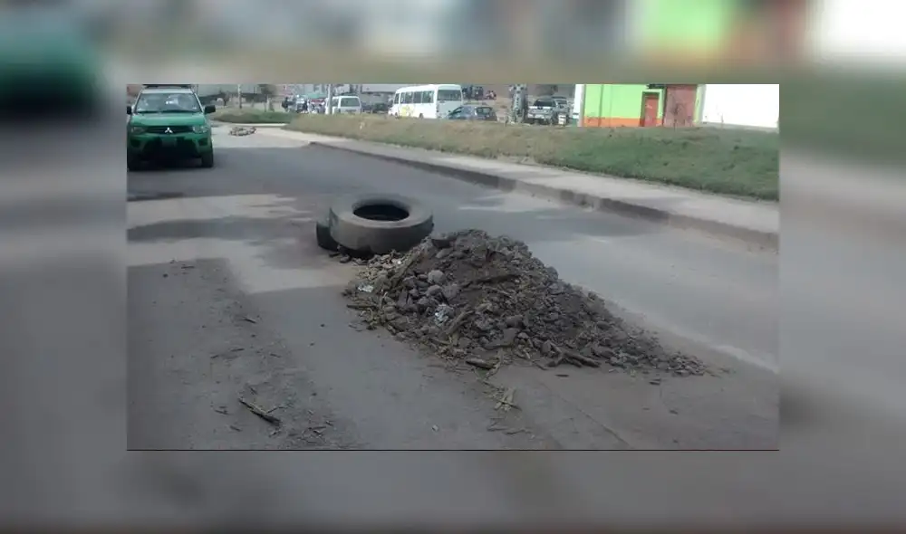 Cusco: desmonte obstruye vía pública