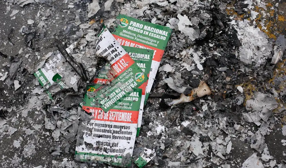 Médicos acatan paro de 48 horas en Jesús María. Foto: Marco Cotrina / La República. Médicos acatan paro de 48 horas en Jesús María. Foto: Marco Cotrina / La República.