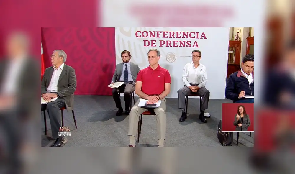 Hugo-López y otros miembros del Equipo de Salud contra el COVID-19. Foto: Presidencia de México
