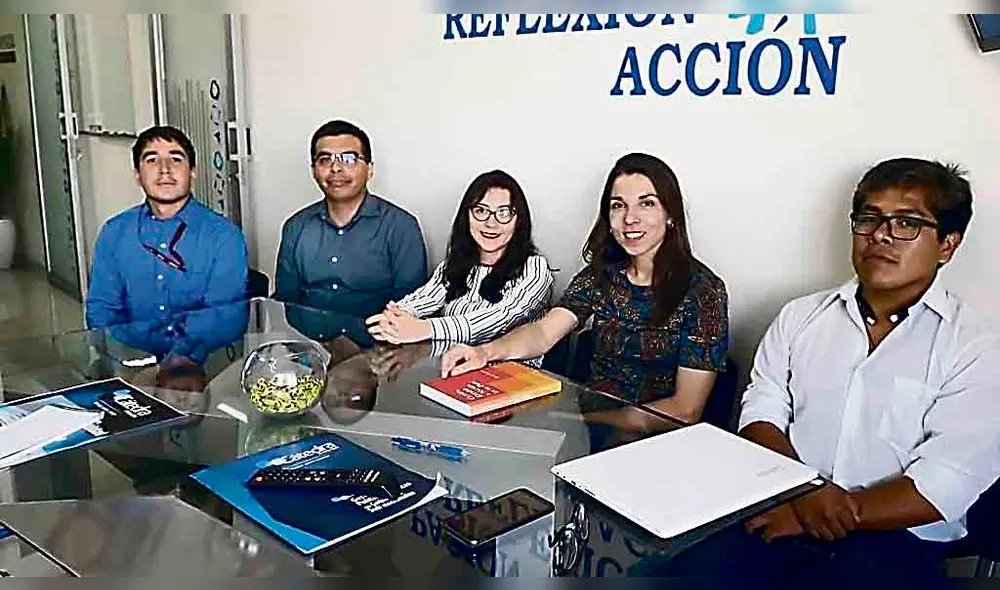 PONENTES. Profesionales expondrán sobre el tema. PONENTES. Profesionales expondrán sobre el tema.