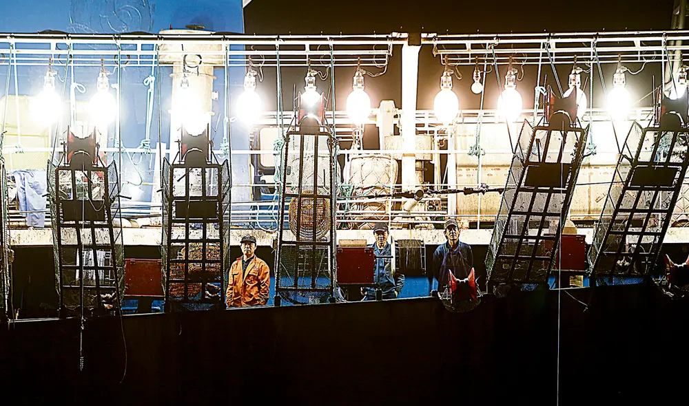 embarcacion china marina de guerra mar peruano