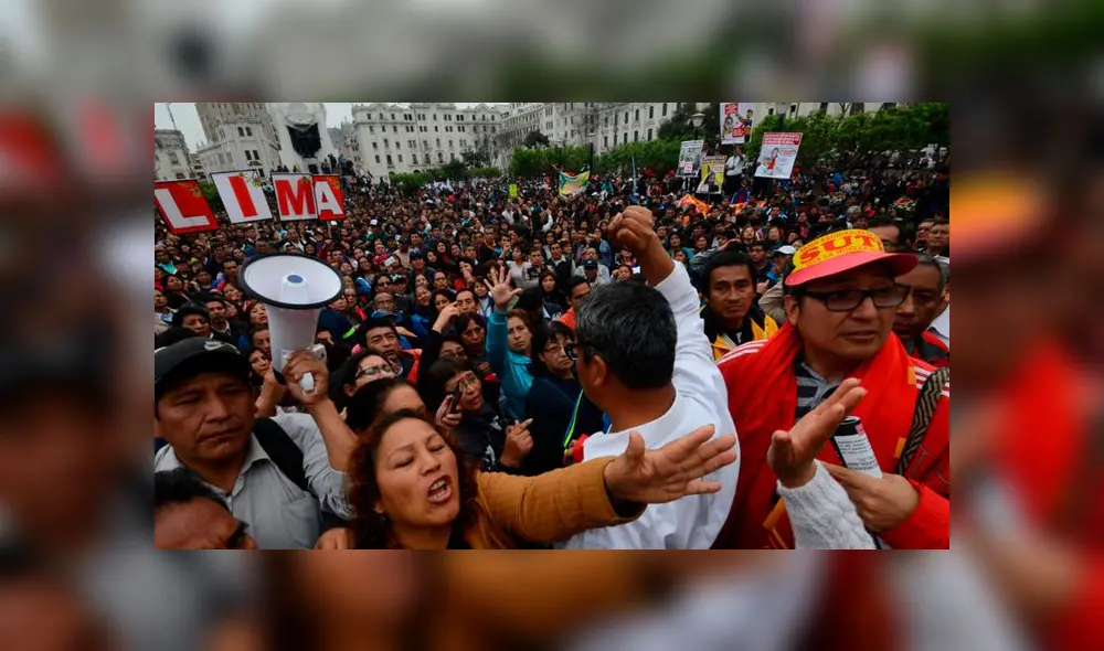 La izquierda de todos los derechos 