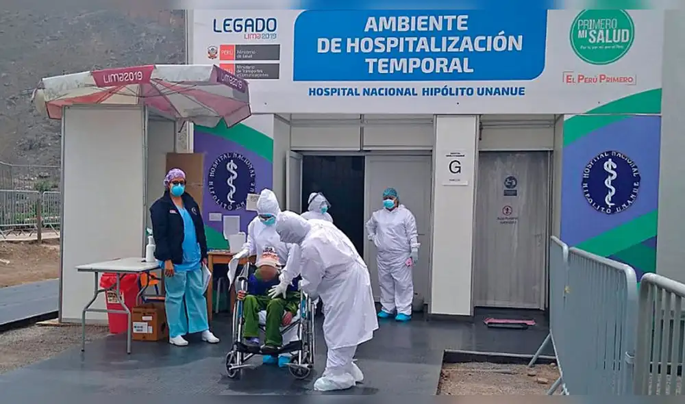 Paciente fue despedida entre aplausos por el personal sanitario. Foto: CAAT Hipólito Unanue Paciente fue despedida entre aplausos por el personal sanitario. Foto: CAAT Hipólito Unanue