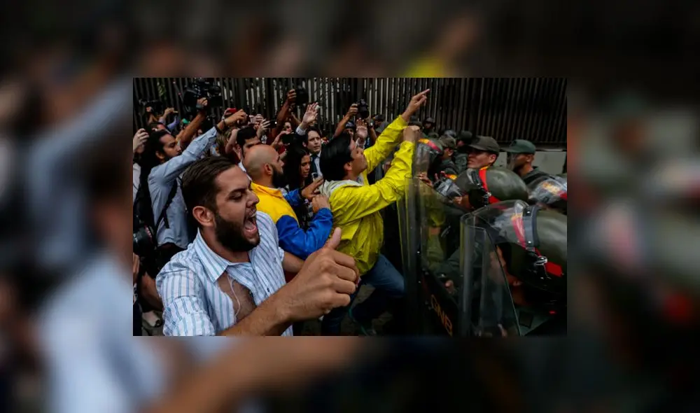 Venezuela: Diputados opositores de la Asamblea Nacional fueron agredidos por la policía [VIDEO]