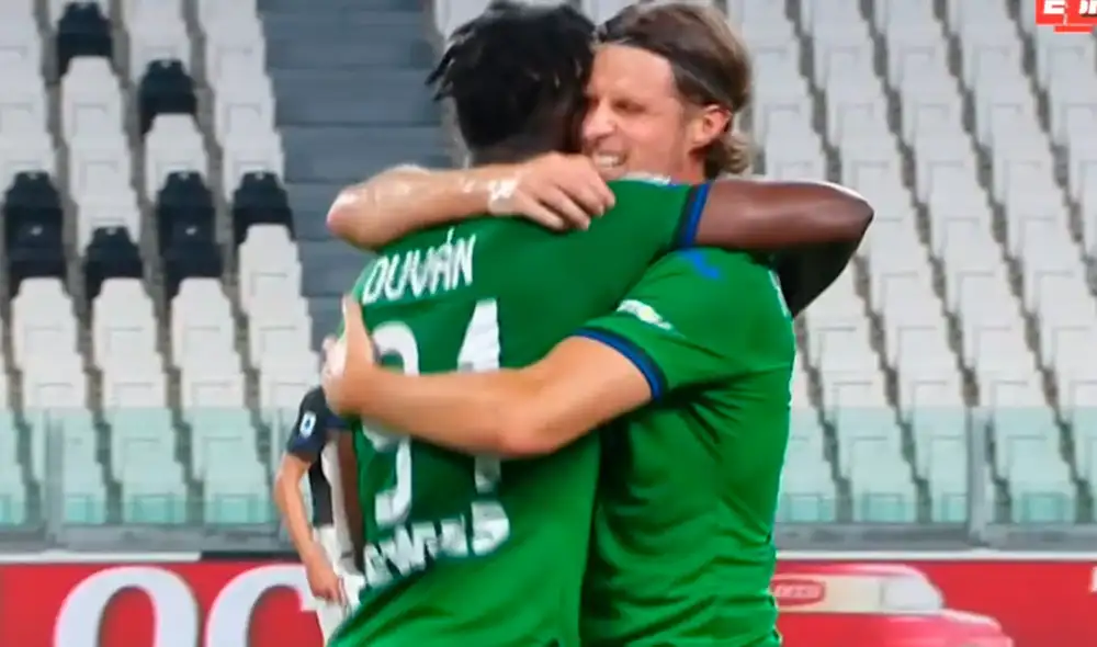 Duván Zapata marcó el 1-0 del partido tras un pase de Alejandro 'Papu' Gómez. Foto: Captura TV ESPN.