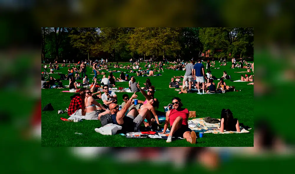Miles de neoyorquinos abarrotaron Central Park pese a la cuarentena por el coronavirus. Foto: AFP