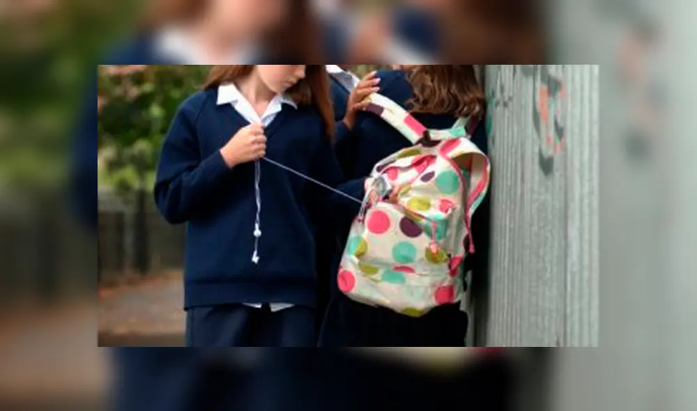 La menor se encuentra hospitalizada, mientras su madre pide a la Secretaría de Educación de Colombia  tomar cartas en el asunto