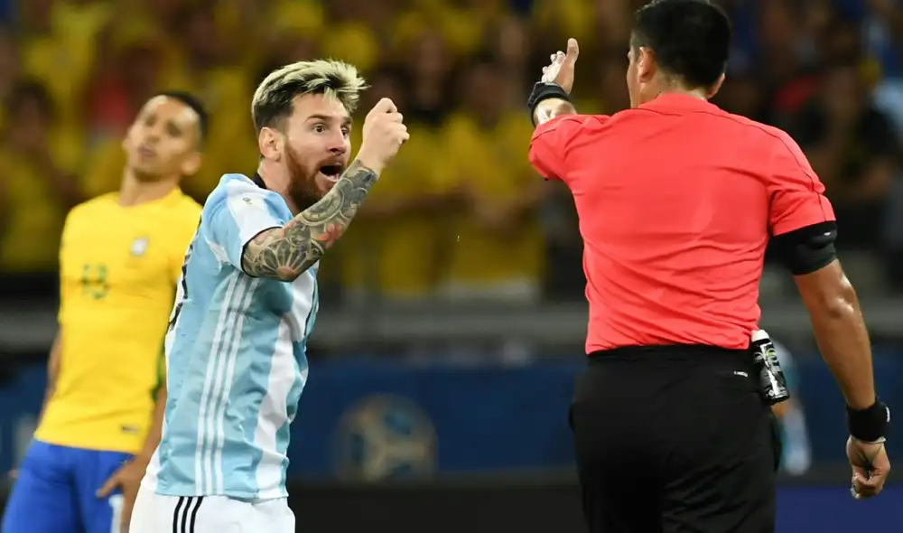 Bascuñán también dirigió un polémico Brasil vs. Argentina por las Eliminatorias a Rusia 2018. Foto: AFP Bascuñán también dirigió un polémico Brasil vs. Argentina por las Eliminatorias a Rusia 2018. Foto: AFP