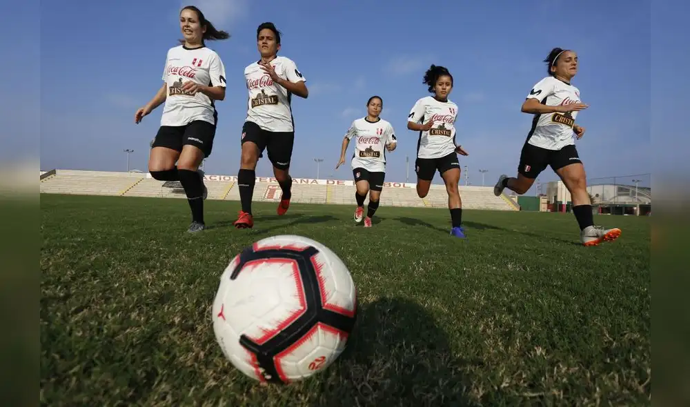 Con la humildad que da el dolor de las derrotas, con caras nuevas y un técnico que ilusiona, la selección femenina de fútbol se prepara para llegar a lo más alto en los Juegos Panamericanos de Lima 2019.