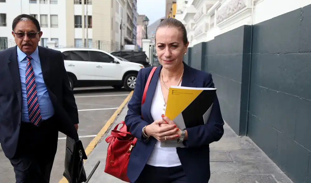 Ministra Ana Revilla sobre feminicidio en El Agustino: “Estoy en pleno momento de Navidad” Ministra Ana Revilla sobre feminicidio en El Agustino: “Estoy en pleno momento de Navidad”