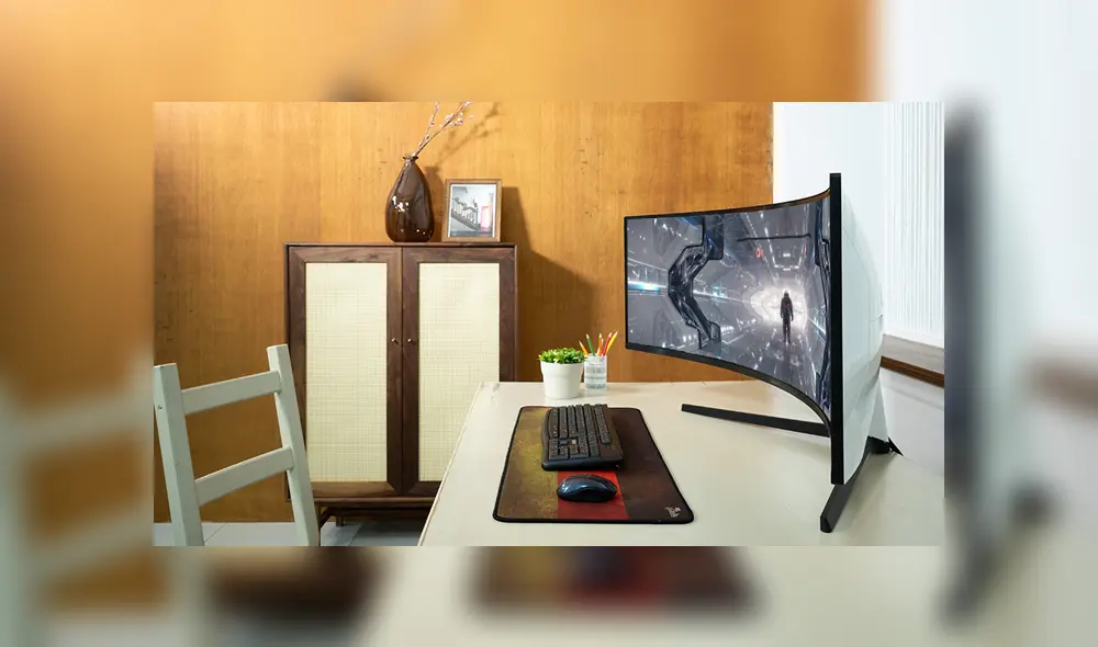 Desliza para ver el aspecto de este monitor futurista diseñado para 'gamers'. Foto: Samsung