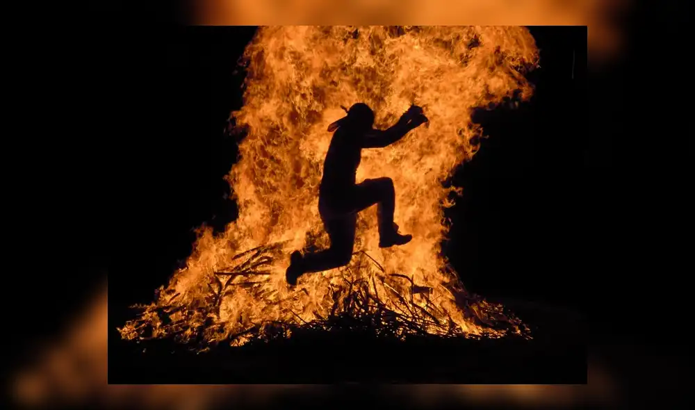 Rituales en la noche de San Juan. Foto: Difusión.
