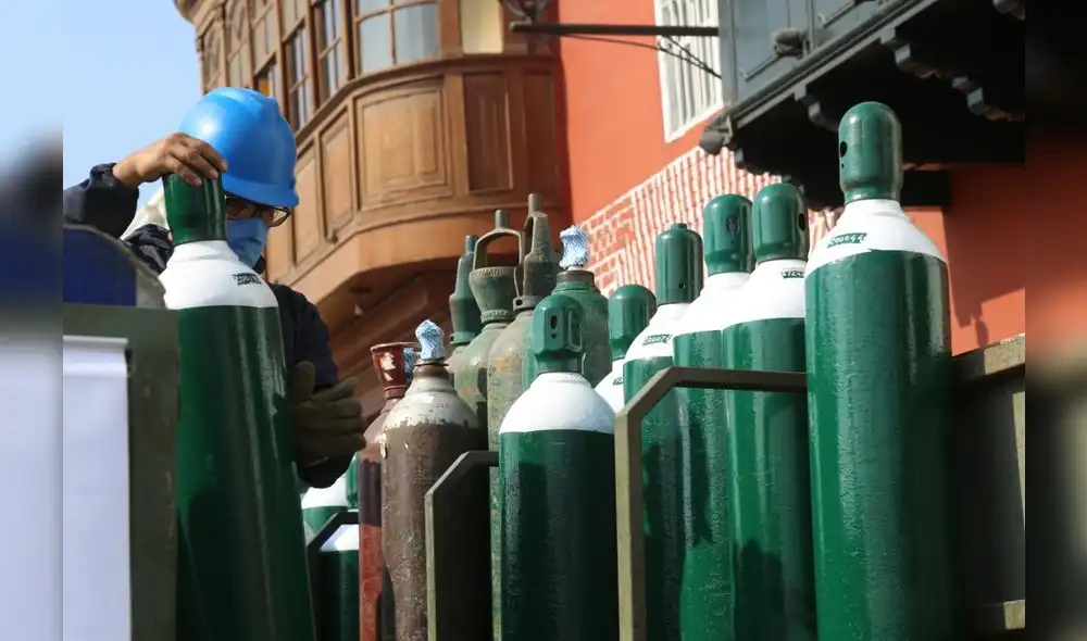 Donan 40 balones de oxígeno para los hospitales de Trujillo Donan 40 balones de oxígeno para los hospitales de Trujillo