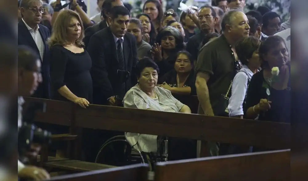 Personalidades políticas, militantes y público en general despiden a Alan García en la Casa del Pueblo. [FOTOS]