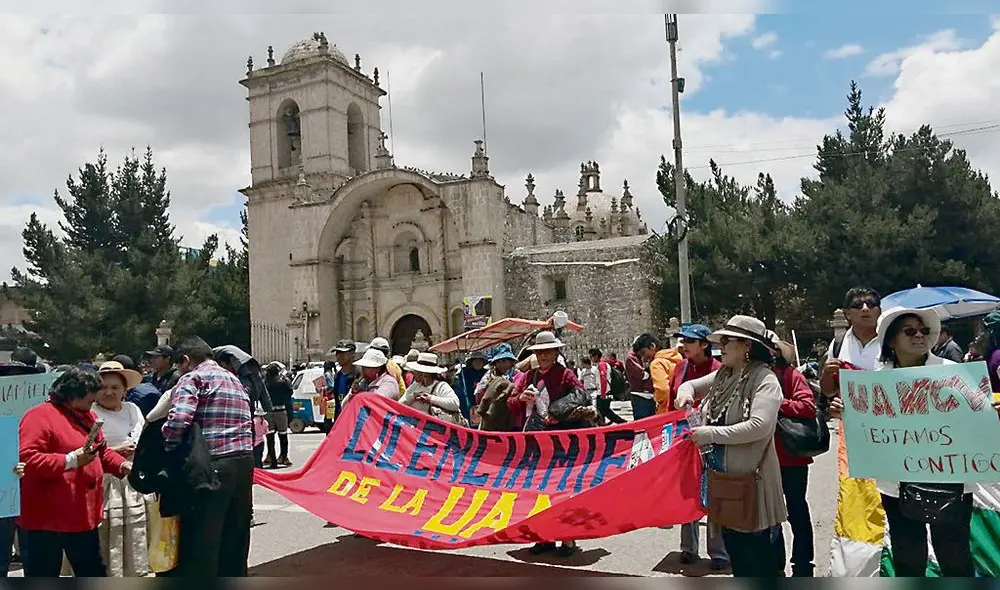Reclamo. Padres de familia y estudiantes acatarán un paro de 48 horas desde mañana contra denegatoria de licencia a UANCV.