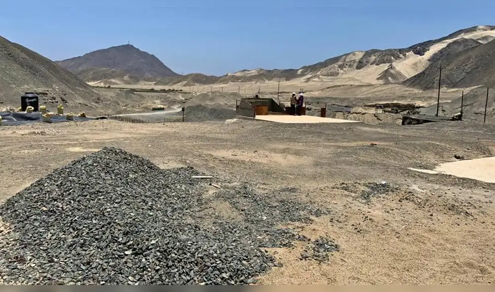Minería ilegal y contaminación ambiental. Minería ilegal y contaminación ambiental.