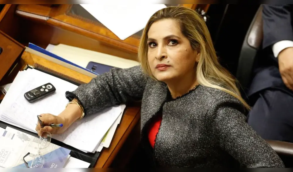Congreso suspende por 120 días a Maritza García por mentir en hoja de vida