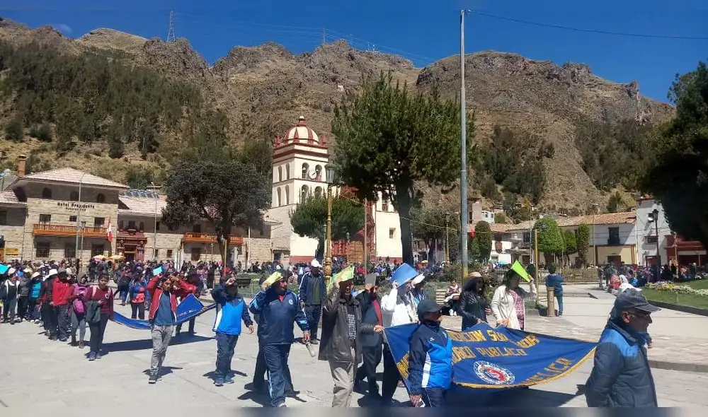 Huancavelica en multitudinaria marcha contra la corrupción [FOTOS Y VIDEO]