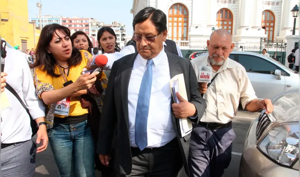 Minsa destituye a Carlos Moreno y pide indemnización de S/ 1 millón Minsa destituye a Carlos Moreno y pide indemnización de S/ 1 millón