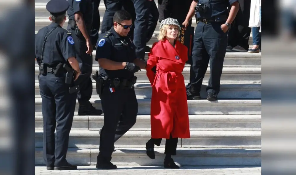 Jane Fonda es arrestada por protestar frente al Congreso de Estados Unidos Jane Fonda es arrestada por protestar frente al Congreso de Estados Unidos