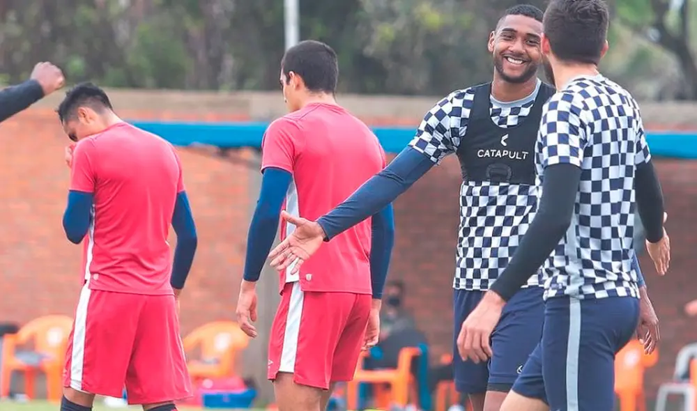 El volante renovó contrato con Alianza Lima hasta 2022. Foto: Prensa Alianza Lima