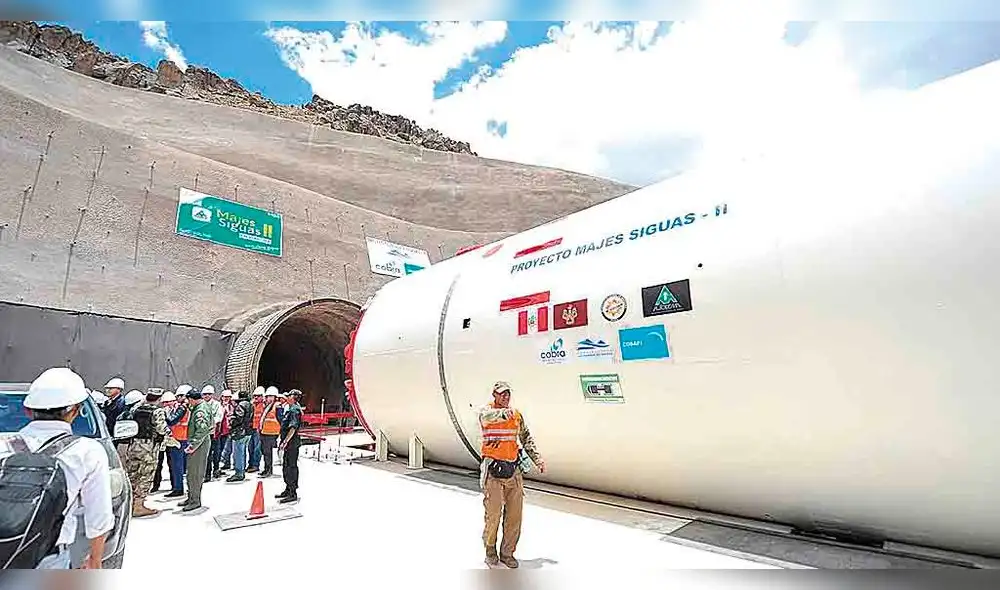 abandonada. Así está la tuneladora que iba a construir el túnel trasandino para trasvasar agua del río Apurímac a Majes. abandonada. Así está la tuneladora que iba a construir el túnel trasandino para trasvasar agua del río Apurímac a Majes.