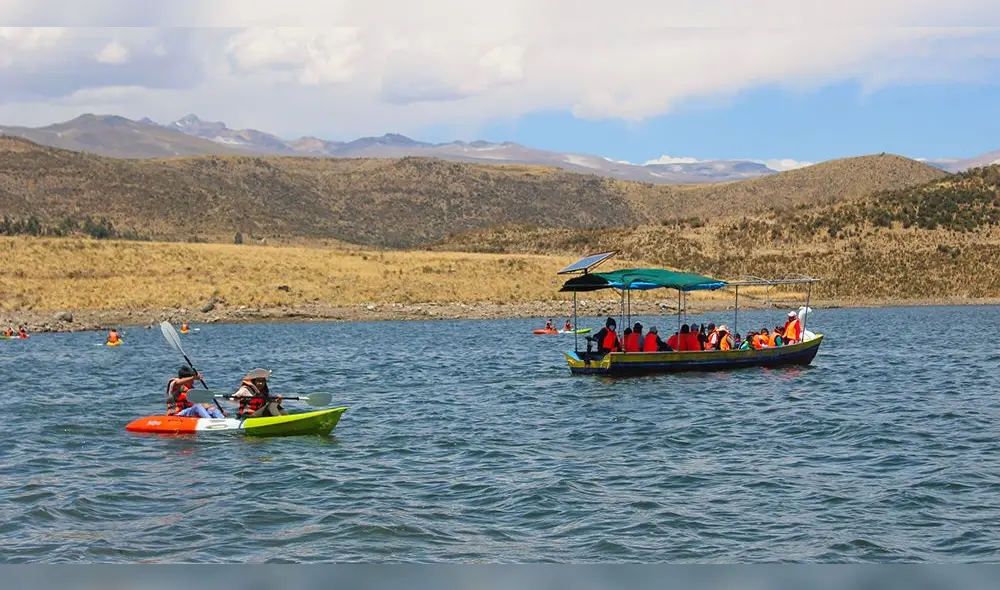 En esta laguna se puede realizar paseo en bote, pesca de trucha, entre otras actividades. Foto: Gobierno regional de Arequipa.