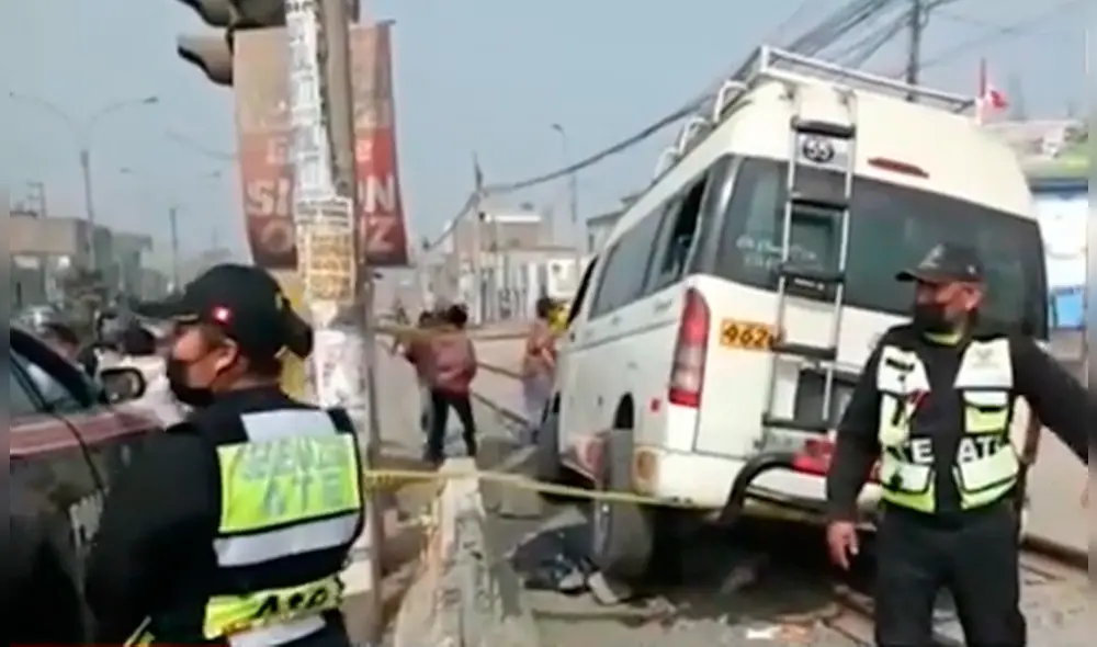 madre muere atropellada por combi en paradero de Ate. Foto captura América Noticias