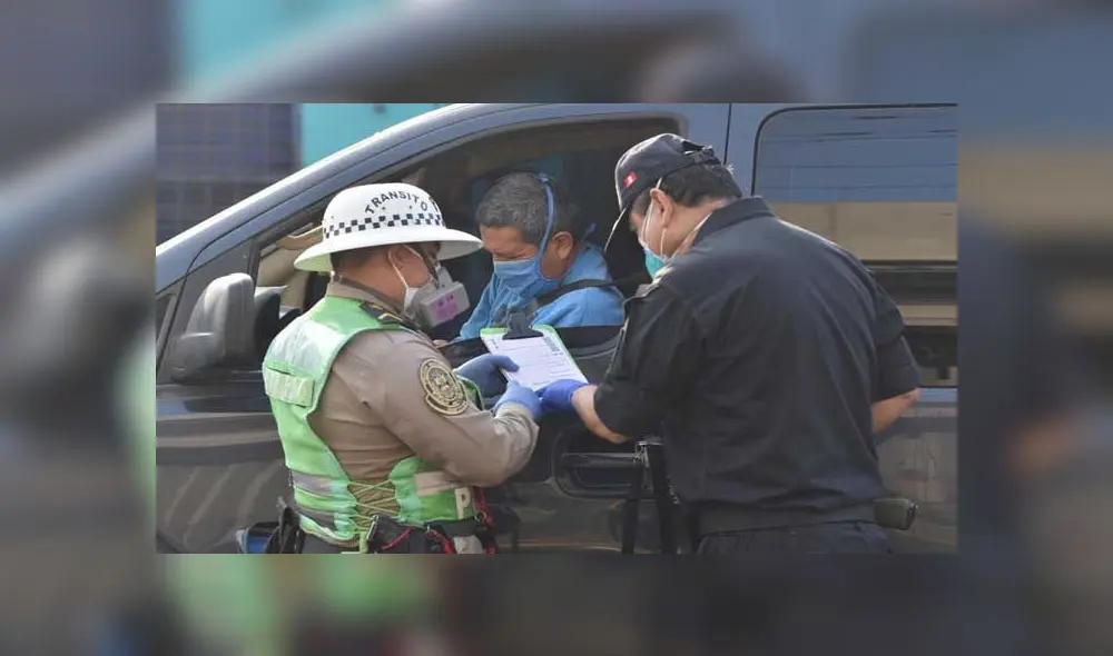 Policía pidió documentos a los conductores. Créditos: La República.