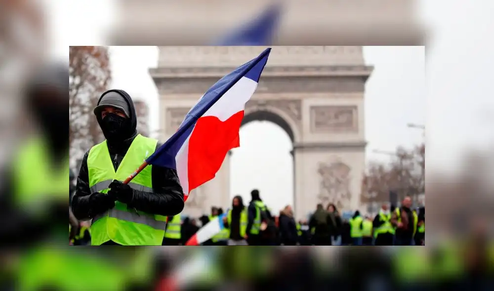 Chalecos amarillos de Francia vuelven a las calles junto a 10 000 personas