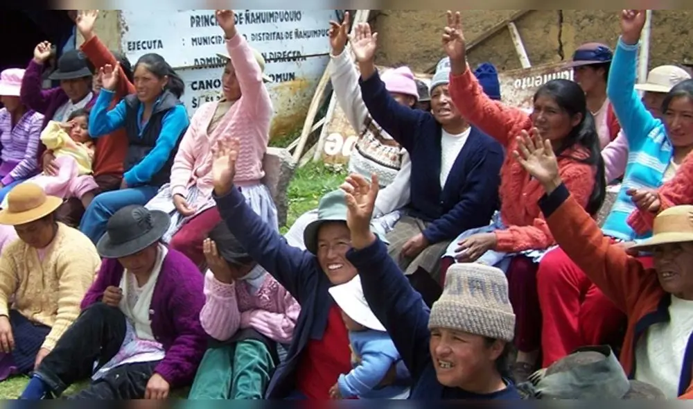Asamblea comunal del programa Juntos, en Huancavelica.