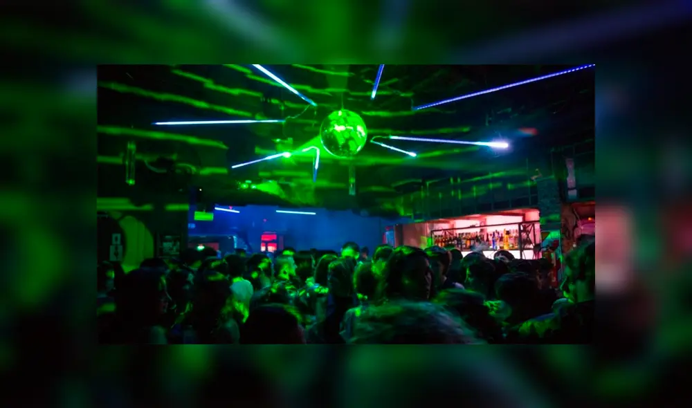 Policía abusó sexualmente de joven en el baño de una discoteca Policía abusó sexualmente de joven en el baño de una discoteca