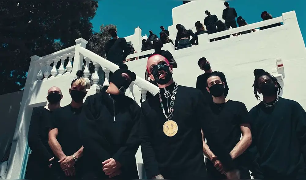 J Balvin y Bad Bunny reciben duras críticas por video de "Cuidao por ahí".