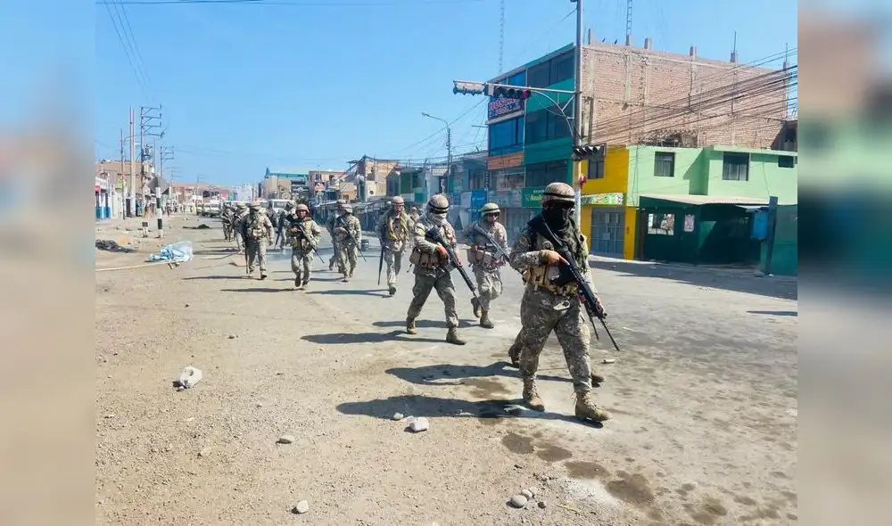 Arequipa. soldados estarán en las vías para garantizar el tránsito libre por Navidad. Foto Ejército del Perú. Arequipa. soldados estarán en las vías para garantizar el tránsito libre por Navidad. Foto Ejército del Perú.
