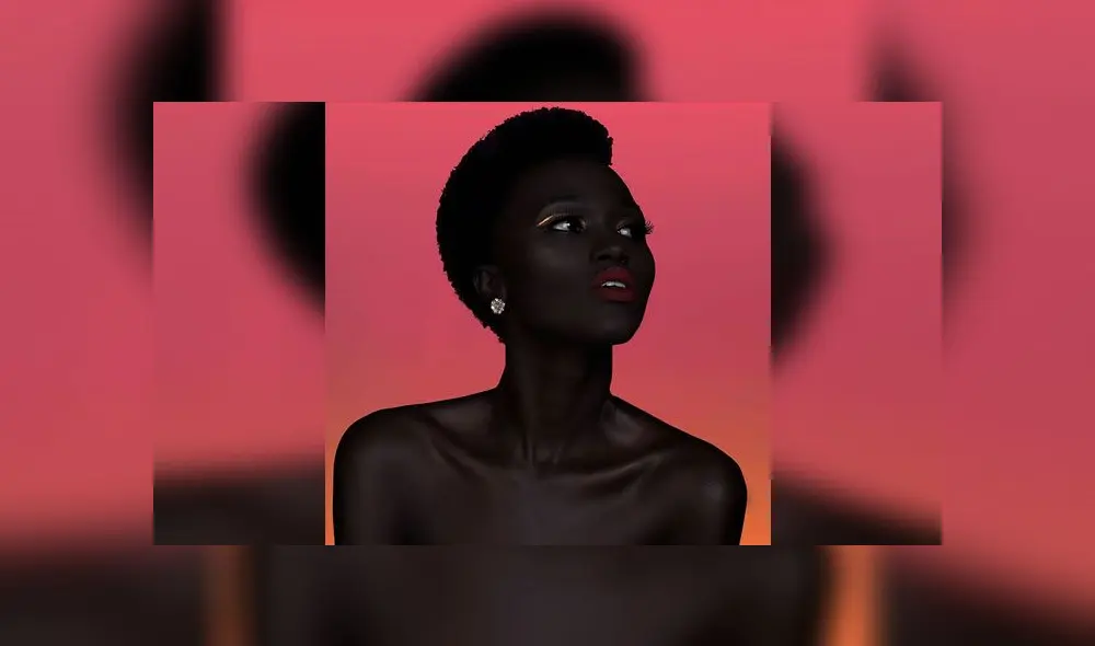 Desliza para descubrir a la Reina de la oscuridad y sus increíbles fotos. Foto: Captura.