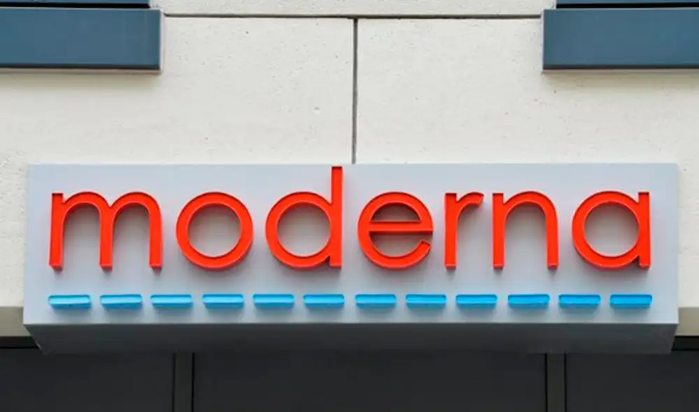 Moderna señaló en setiembre que estaba en camino de producir 20 millones de dosis de su vacuna para fin de año. Foto: AFP