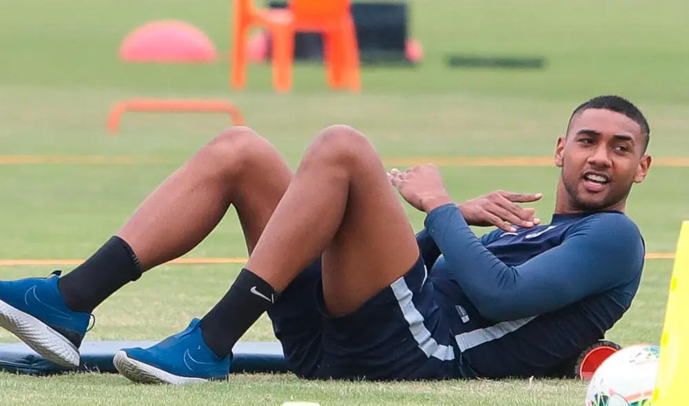El volante renovó contrato con Alianza Lima hasta 2022. Foto: Prensa Alianza Lima