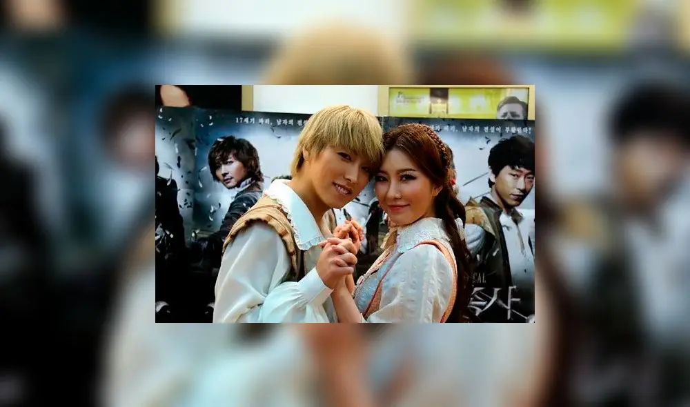 Super Junior: Sungmin y Kim Sa Eun durante las promociones del musical "The Three Musketeers”.