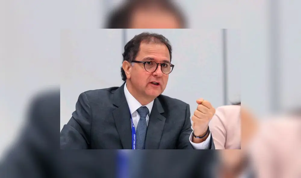 Francisco Ísmodes, ministro de energía y minas.