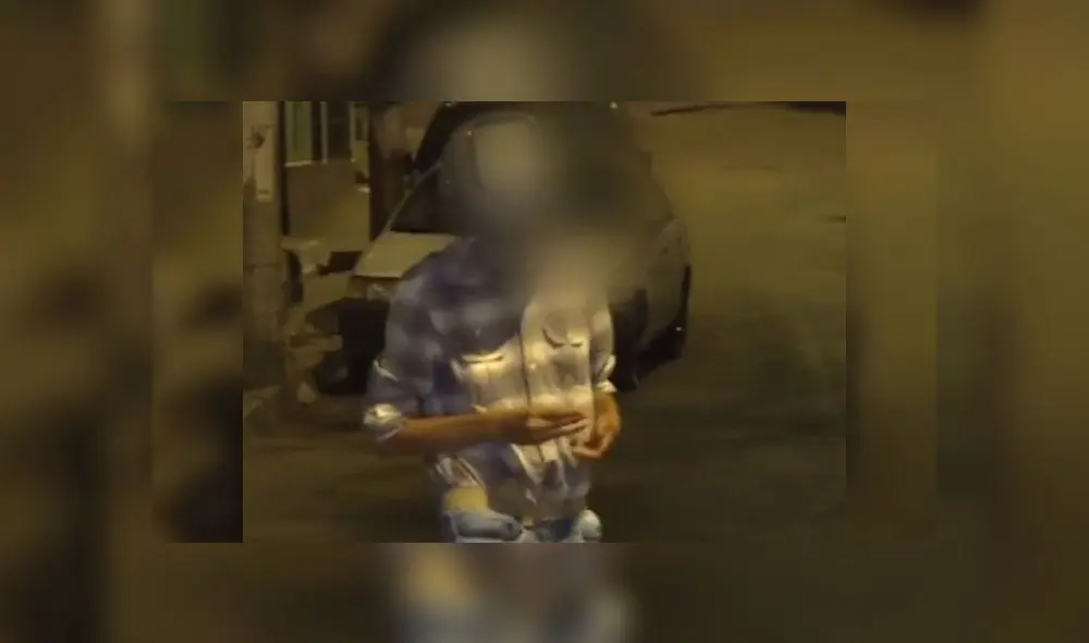 El teléfono para ofrecer ayuda a Carlos y a su hijo es 937 549 971.