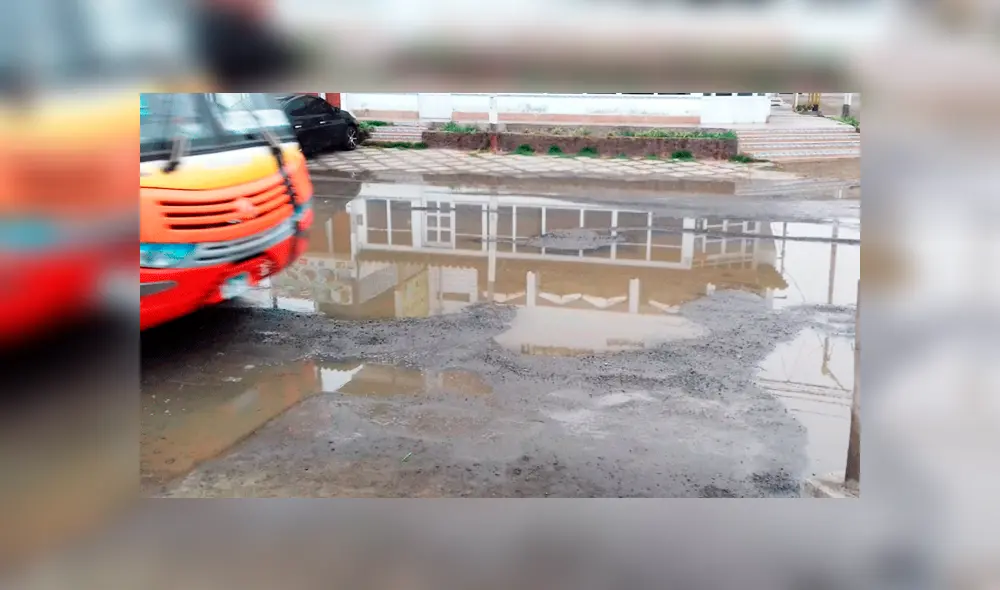 Trujillo: oleaje anómalo inunda muelle de Huanchaco alarmando a vecinos