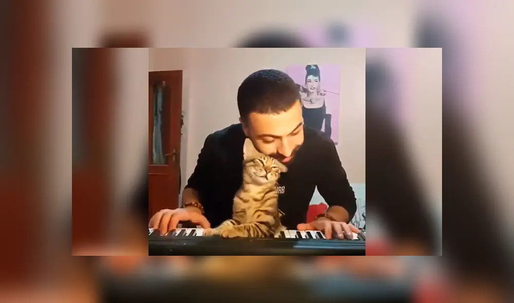 Desliza a la izquierda para ver el tierno gesto que ha conmovido a miles en YouTube. Foto: Captura.