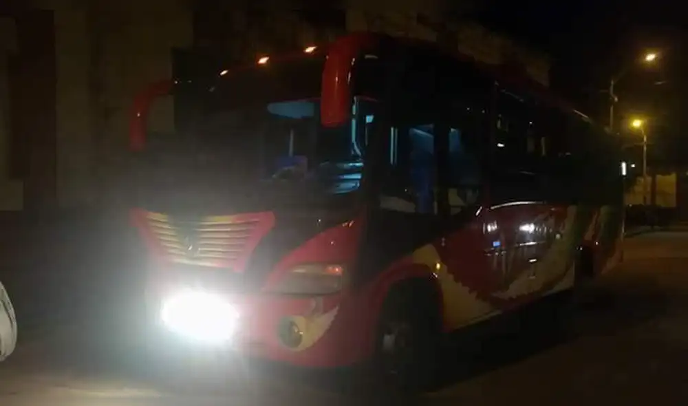 Sujetos armados asaltan bus en La Libertad