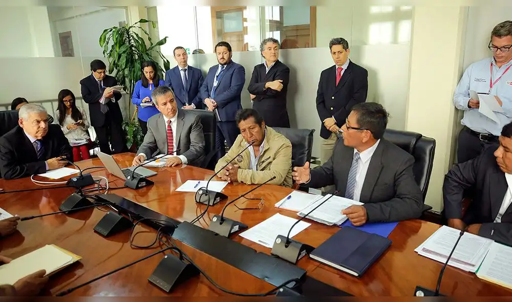 Ejecutivo ratificó acuerdos del Ministerio de la Producción y pescadores artesanales Ejecutivo ratificó acuerdos del Ministerio de la Producción y pescadores artesanales