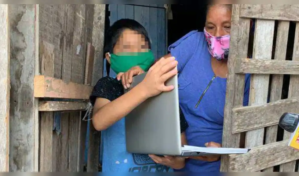 América hoy sorprende al profesor Efraín Raimondy con regalos América hoy sorprende al profesor Efraín Raimondy con regalos