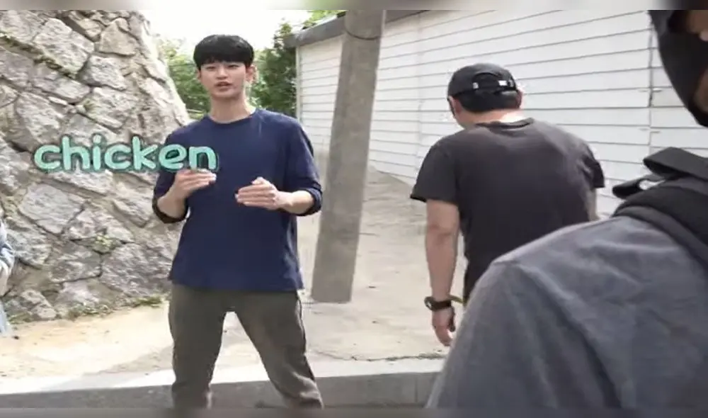 Desliza para ver más fotos de Kim Soo Hyun y Seo Ye Ji del dorama It's okay to not be okay. Créditos: tvN