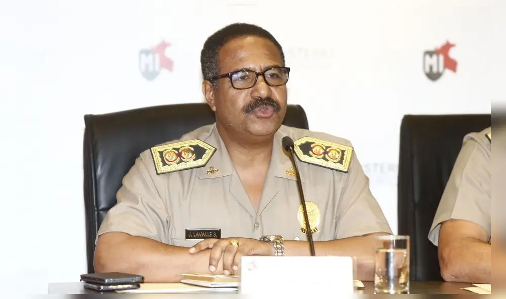 Anuncian separación de policías que liberaron a sujeto que casi mata a mujer en La Victoria. Créditos: Instituto de Defensa Legal. Anuncian separación de policías que liberaron a sujeto que casi mata a mujer en La Victoria. Créditos: Instituto de Defensa Legal.